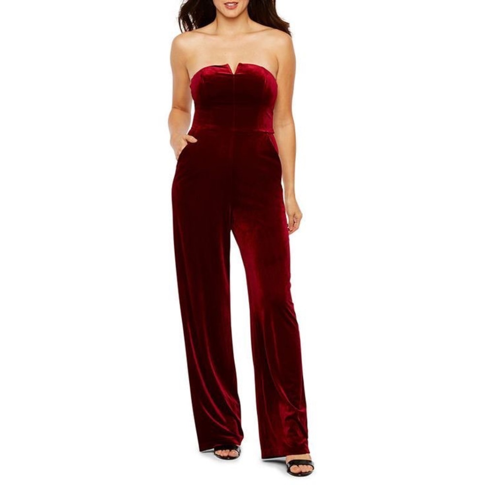 Absolutely stunning red velvet jumper, sleeveless.